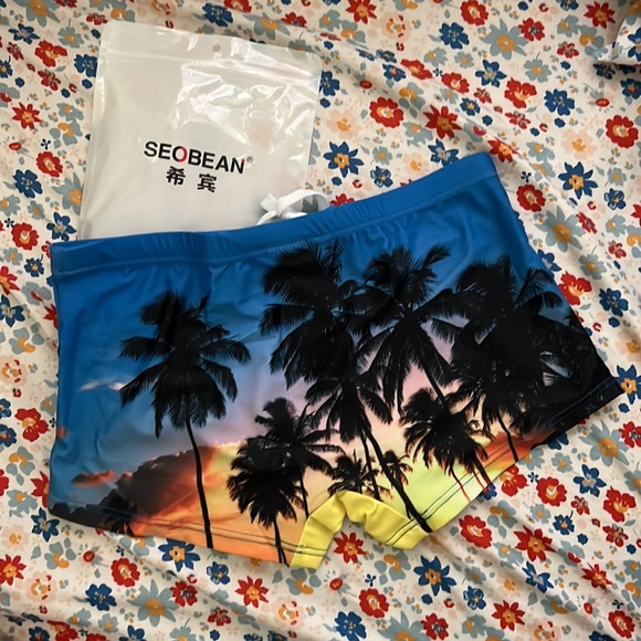 BRAND NEW Men’s SEOBEAN Tropical Swim Trunk size MEDIUM - Picture 3 of 4